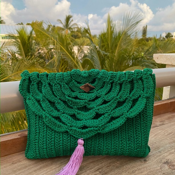 Handwoven Clutch - Picture 3 of 3